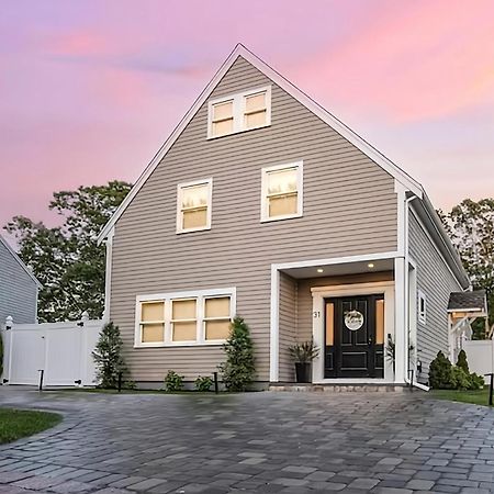 Renovated & Sophisticated Home Near Beach & Shops! 반스터블 외부 사진