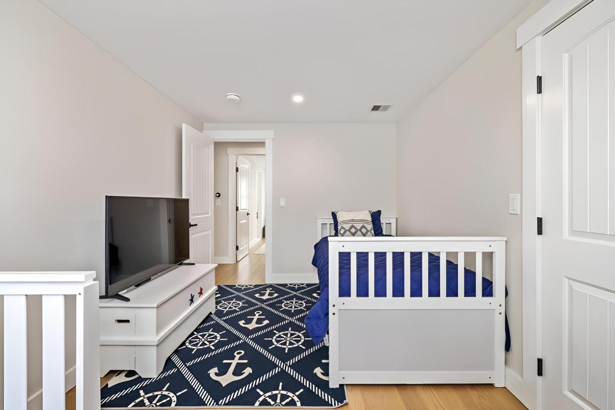 Renovated & Sophisticated Home Near Beach & Shops! 반스터블 외부 사진