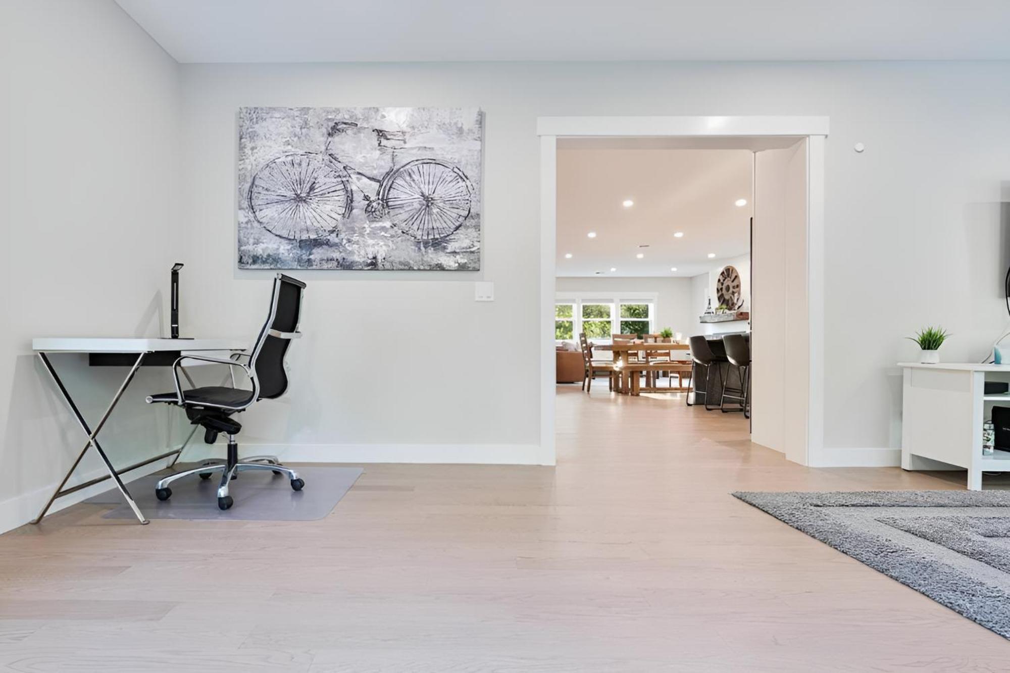 Renovated & Sophisticated Home Near Beach & Shops! 반스터블 외부 사진