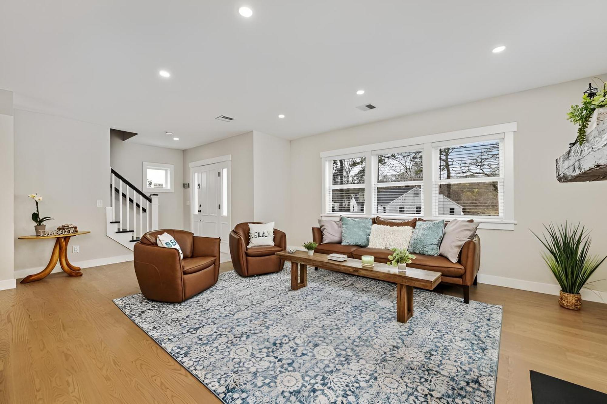 Renovated & Sophisticated Home Near Beach & Shops! 반스터블 외부 사진